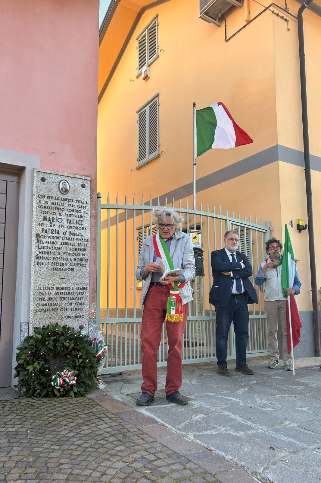 5 Deposizione della corona alla lapide in ricordo del luogo in cui  stato ucciso il Partigiano Mario Talice
